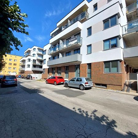 Apartman Emotions S Privat Garage Parking Free Lägenhet Košice Exteriör bild