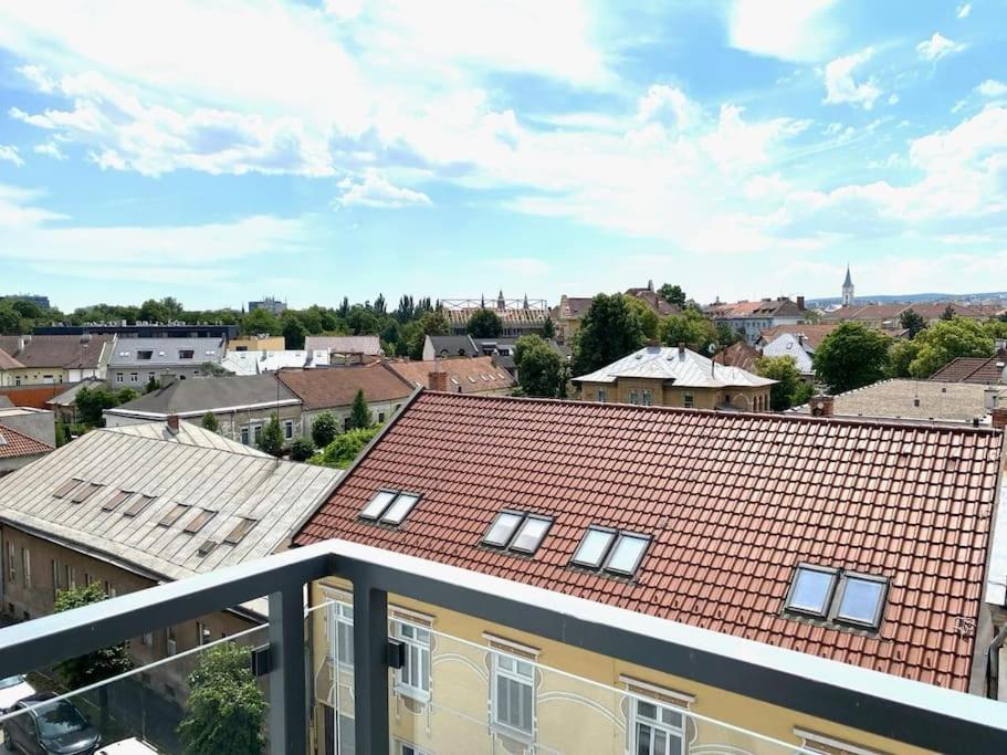 Apartman Emotions S Privat Garage Parking Free Lägenhet Košice Exteriör bild